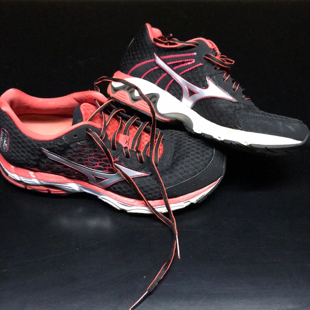EUC Mizuno Wave Inspire 11 Running Shoes
